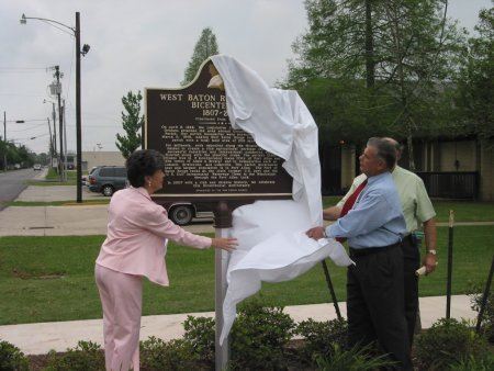 Marker being unveiled